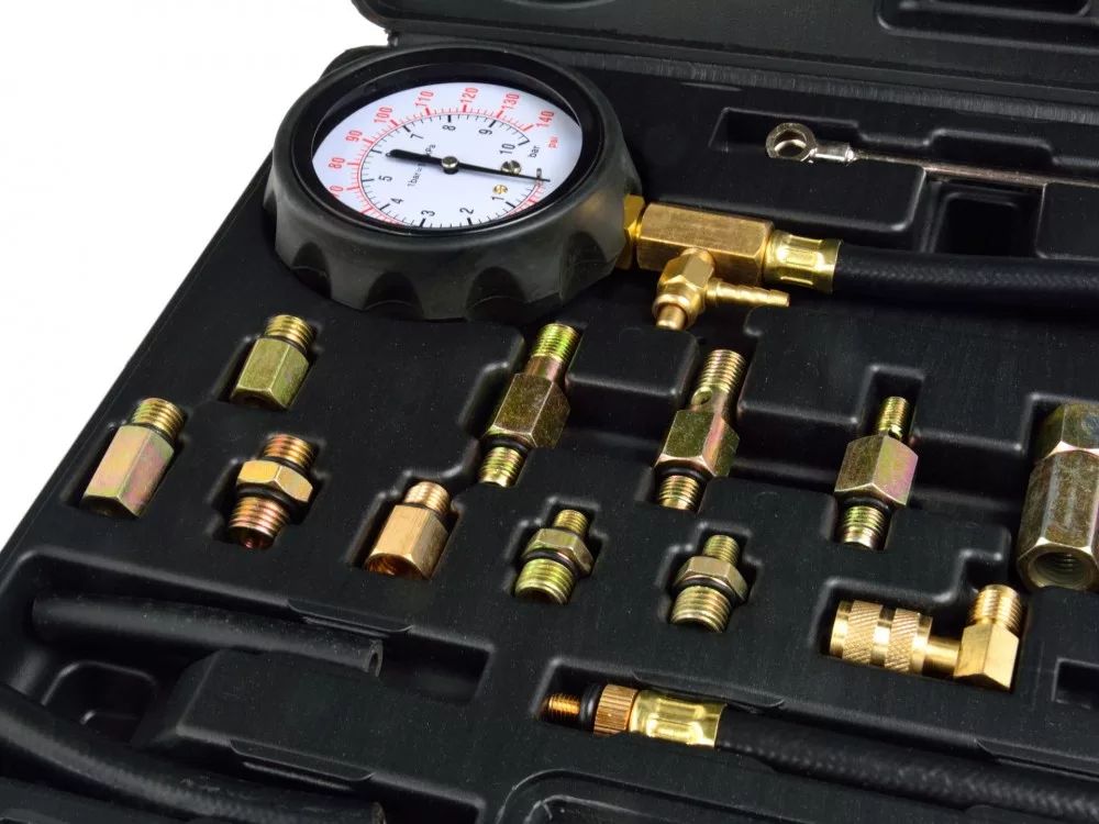 Üzemanyag nyomás mérő benzines autókhoz GEKO