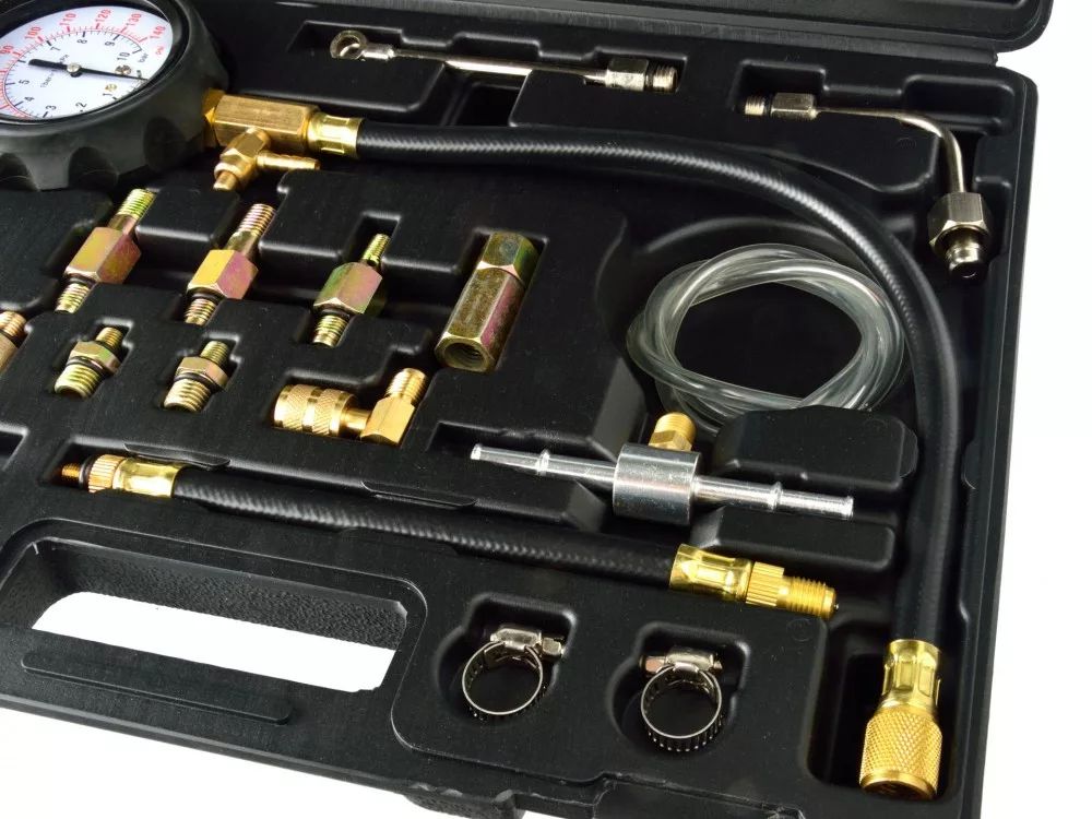 Üzemanyag nyomás mérő benzines autókhoz GEKO