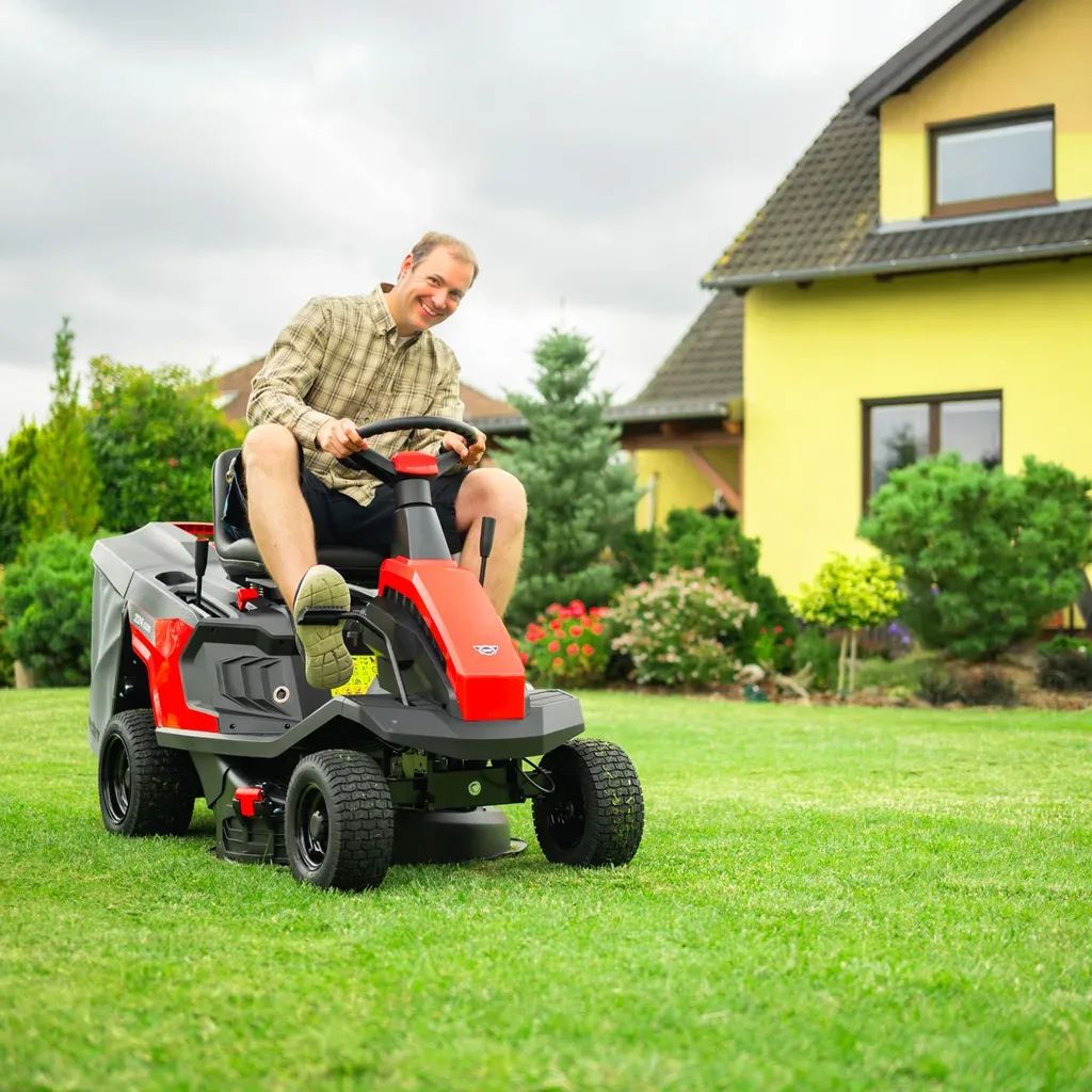 HECHT 5167 3in1 (gyűjtős, oldalkidobós, mulcsozós) fűnyíró traktor